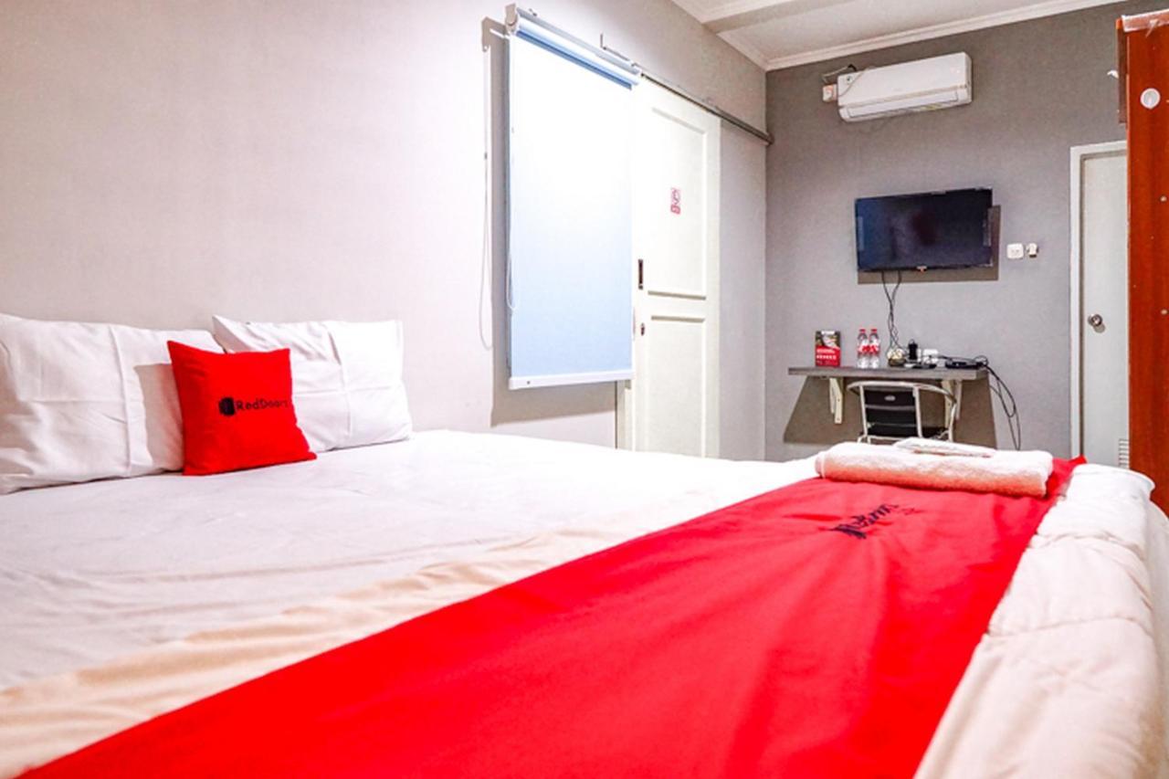 Reddoorz @ Citraland Surabaya Hotel Exterior photo